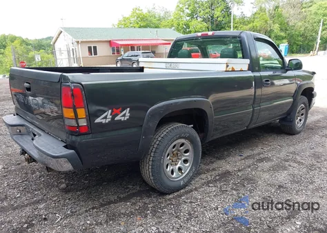 2005 Chevrolet Silverado 1500 Work Truck z USA, uszkodzony, nr VIN 1GCEK14V45Z116171